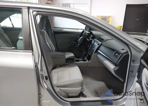 2016 Toyota Camry Le z USA, uszkodzony, nr VIN 4T1BF1FK4GU251026